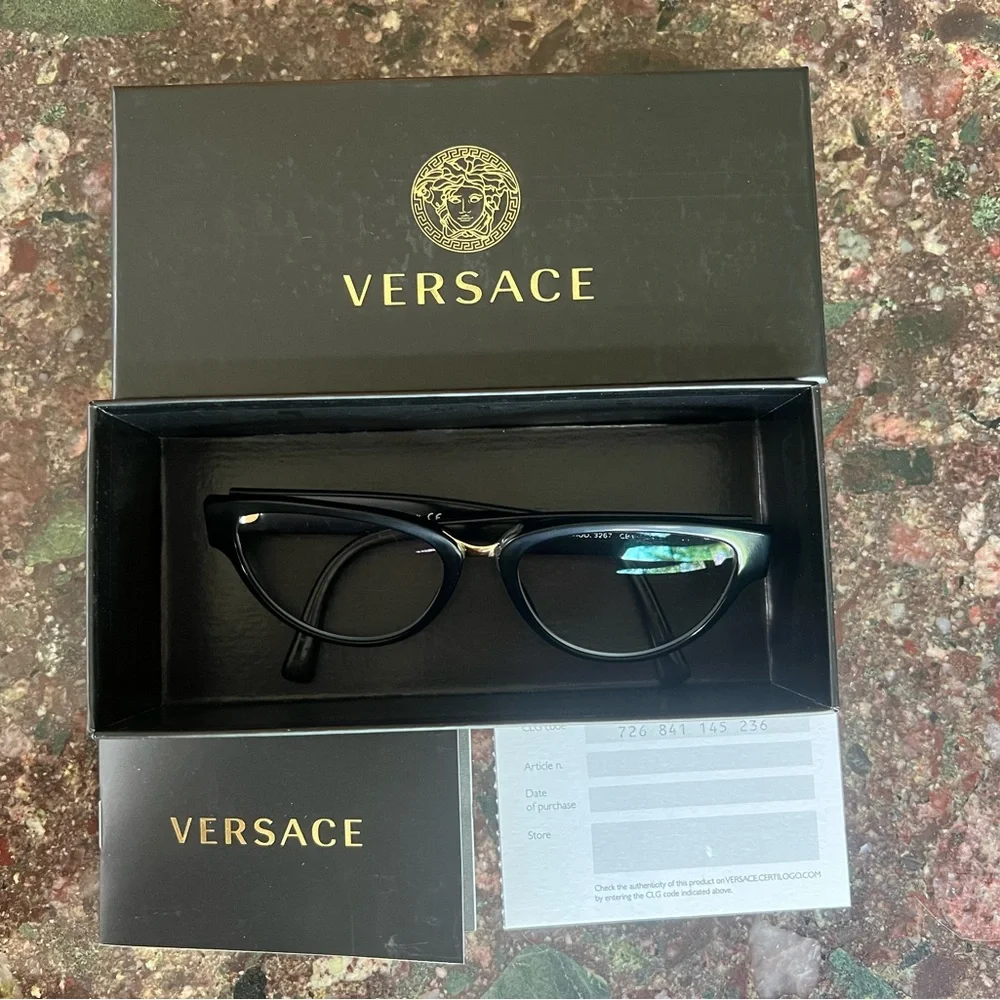 COA VERSACE Box comes with free glasses frame that was repaired